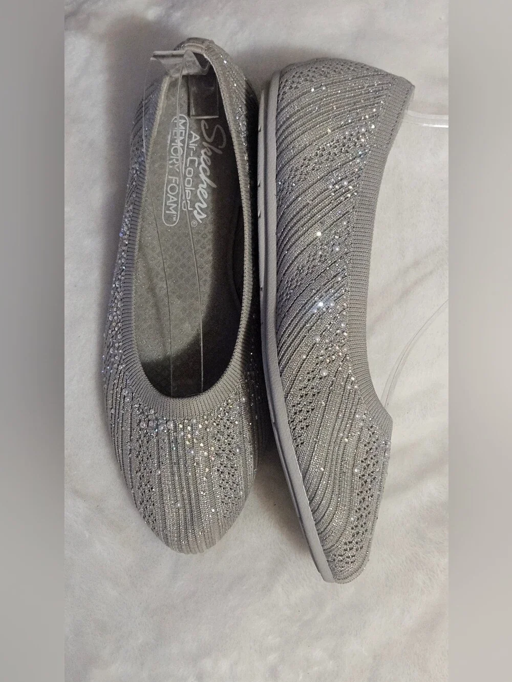 Skechers Taupe /Silver Glitter Knit Slip-On Flats Size 8 EUC